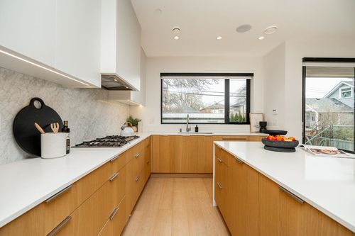 at 365 East 24th Avenue, Main, Vancouver East  at 365 East 24th Avenue, Main, Vancouver East