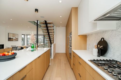  at 365 East 24th Avenue, Main, Vancouver East