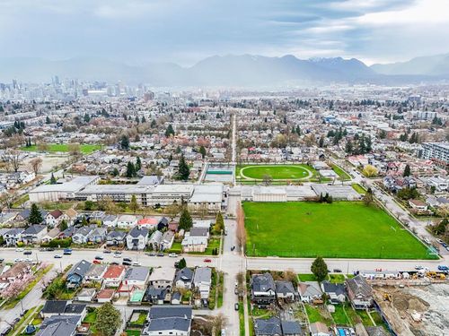  at 466 East 29th Avenue, Fraser VE, Vancouver East