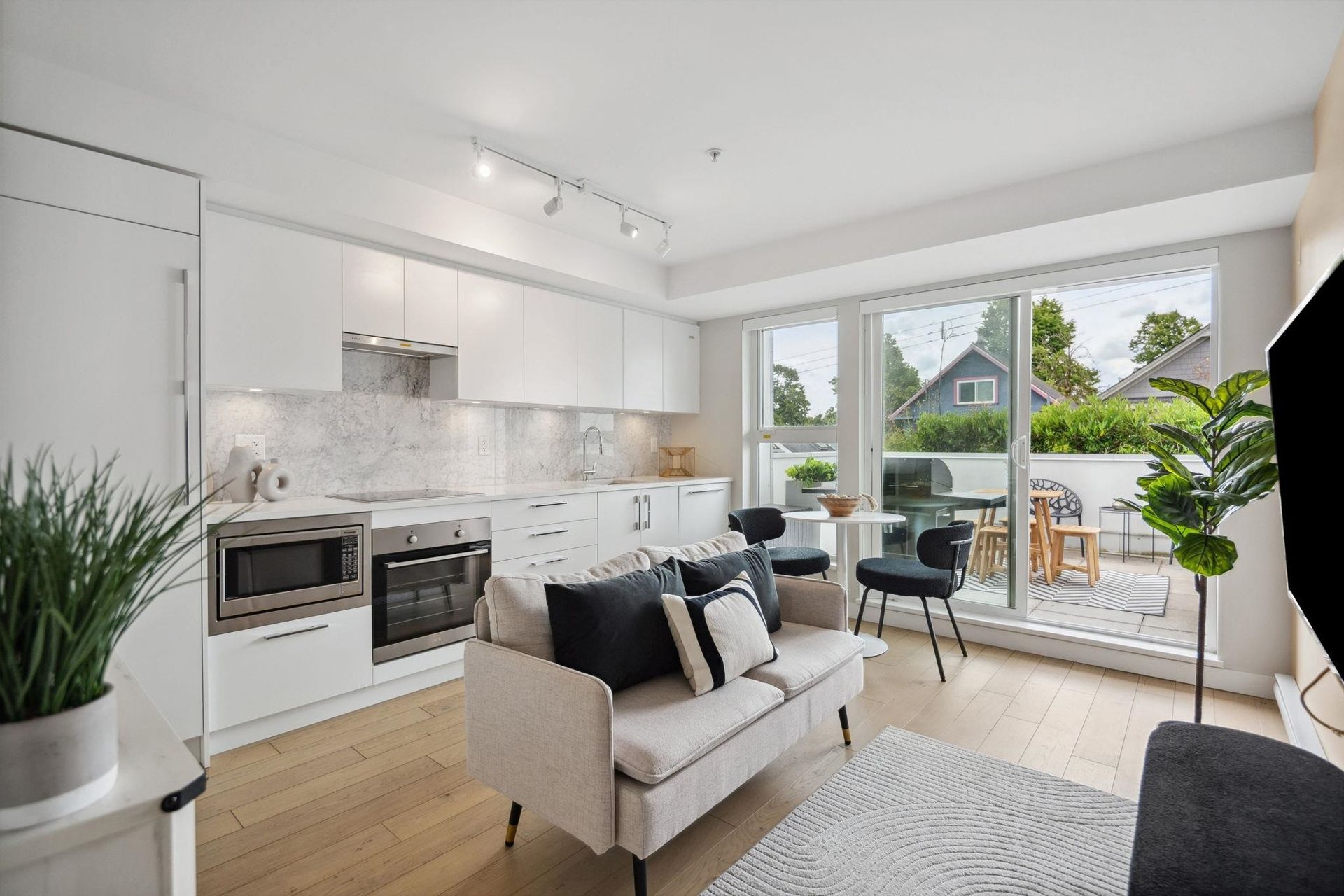 208 - 2508 Fraser Street, Mount Pleasant VE, Vancouver East photo number 1