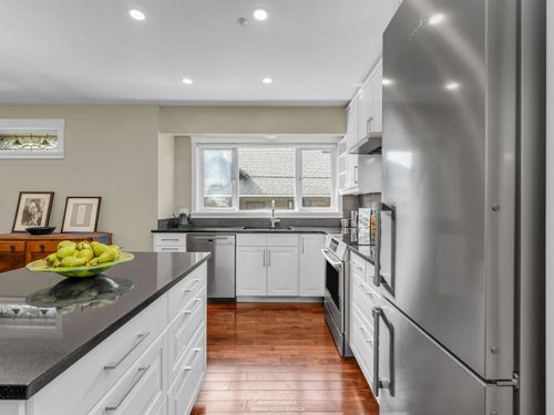 2535-w-6th-avenue-kitsilano-vancouver-west-09-1 at 4 - 2535 W 6th Avenue, Kitsilano, Vancouver West