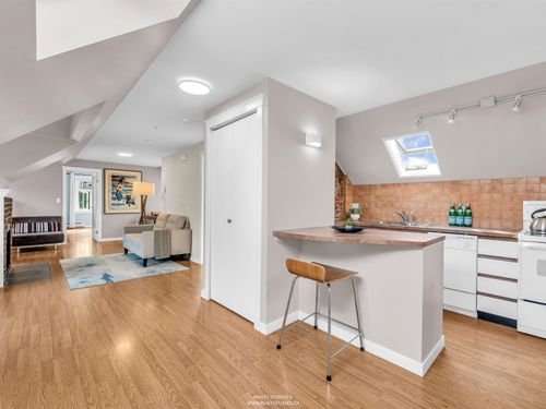  at 4 - 2535 W 6th Avenue, Kitsilano, Vancouver West