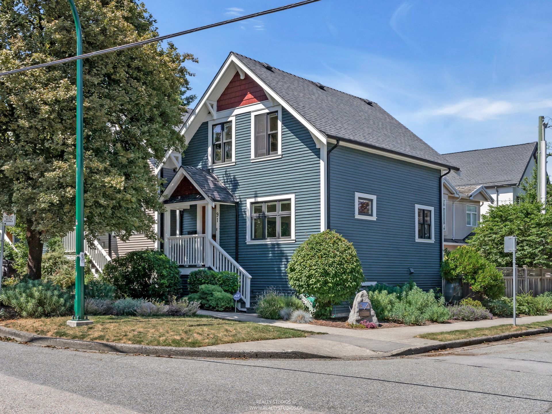 91 E 27th Avenue, Main, Vancouver East photo number 1