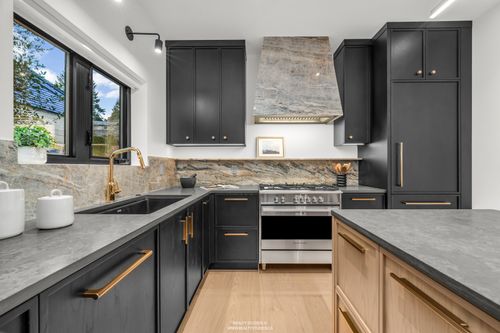 realty-studios-real-estate-photography-unit-one-18 at 1 - 4088 Maple Crescent