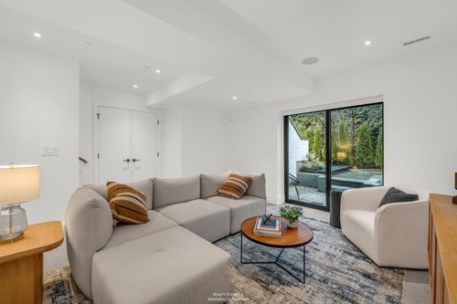 realty-studios-real-estate-photography-unit-one-30 at 1 - 4088 Maple Crescent