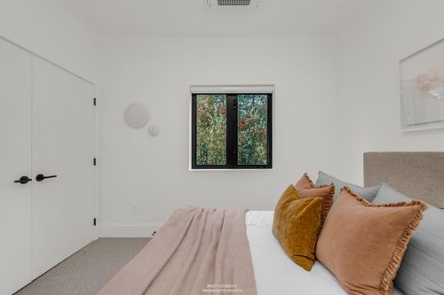 realty-studios-real-estate-photography-unit-one-46 at 1 - 4088 Maple Crescent