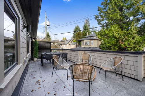 realty-studios-real-estate-photography-19 at 4090 Maple Crescent