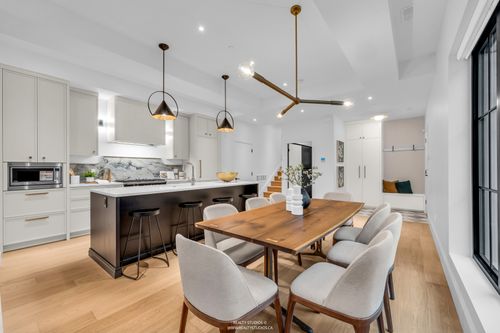 realty-studios-real-estate-photography-unit-four-17 at 4090 Maple Crescent