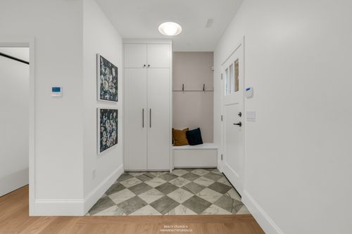 realty-studios-real-estate-photography-unit-four-2 at 4090 Maple Crescent