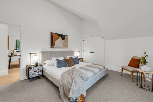 realty-studios-real-estate-photography-unit-four-33 at 4090 Maple Crescent