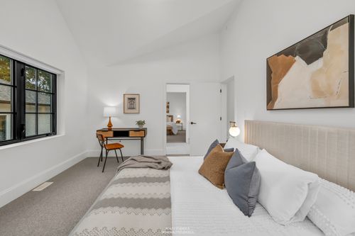 realty-studios-real-estate-photography-unit-four-36 at 4090 Maple Crescent