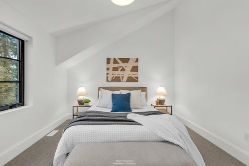 realty-studios-real-estate-photography-unit-four-46 at 4090 Maple Crescent