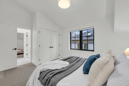 realty-studios-real-estate-photography-unit-four-50 at 4090 Maple Crescent