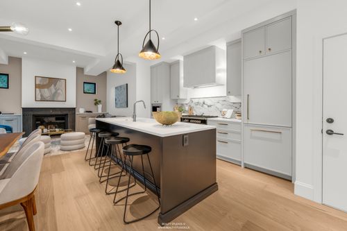 realty-studios-real-estate-photography-unit-four-9 at 4090 Maple Crescent