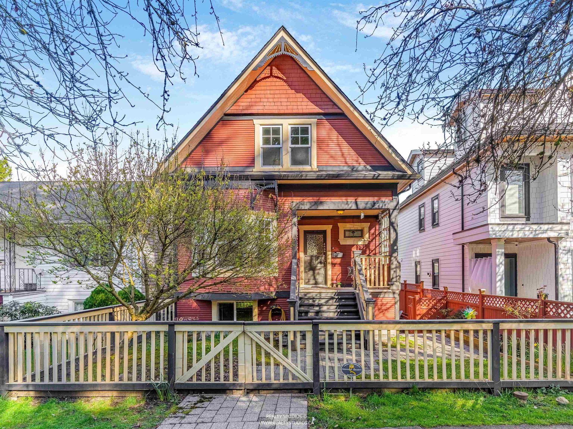 4446 Quebec Street, Main, Vancouver East photo number 1