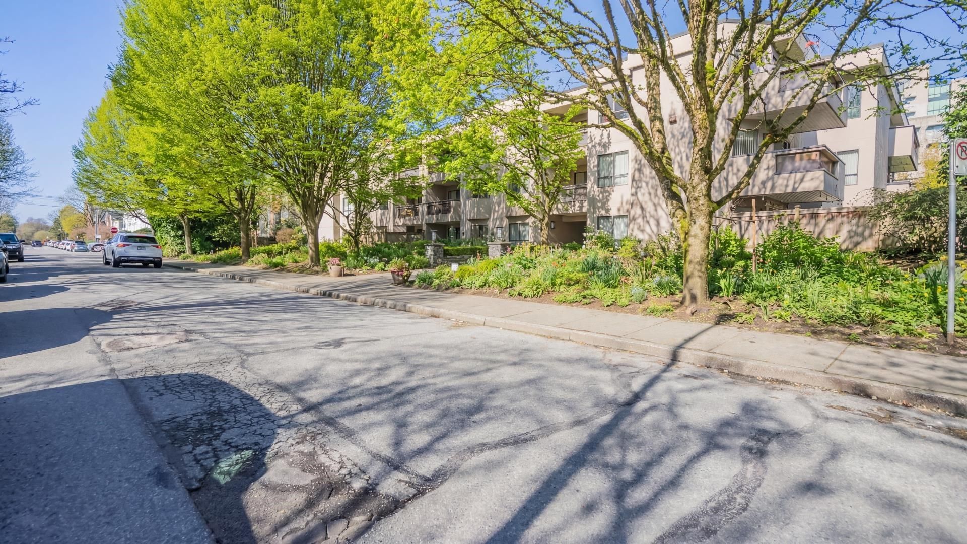 305 - 975 W 13th Avenue, Fairview VW, Vancouver West photo number 1