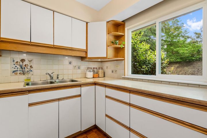 1495-merlynn-crescent-westlynn-north-vancouver-09 at 1495 Merlynn Crescent, Westlynn, North Vancouver 1495-merlynn-crescent-westlynn-north-vancouver-09 at 1495 Merlynn Crescent, Westlynn, North Vancouver