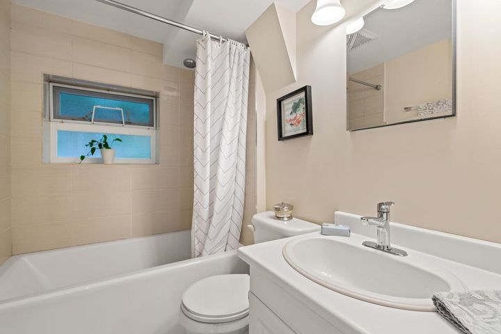 1495-merlynn-crescent-westlynn-north-vancouver-25 at 1495 Merlynn Crescent, Westlynn, North Vancouver 1495-merlynn-crescent-westlynn-north-vancouver-25 at 1495 Merlynn Crescent, Westlynn, North Vancouver