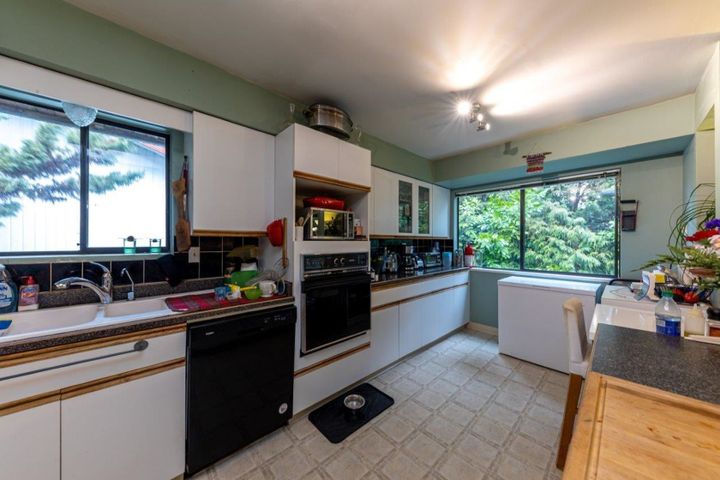 2034-kirkstone-road-lynn-valley-north-vancouver-06 at 2034 Kirkstone Road 2034-kirkstone-road-lynn-valley-north-vancouver-06 at 2034 Kirkstone Road