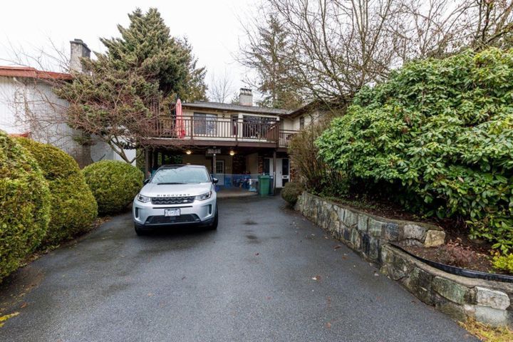 2034-kirkstone-road-lynn-valley-north-vancouver-14 at 2034 Kirkstone Road 2034-kirkstone-road-lynn-valley-north-vancouver-14 at 2034 Kirkstone Road