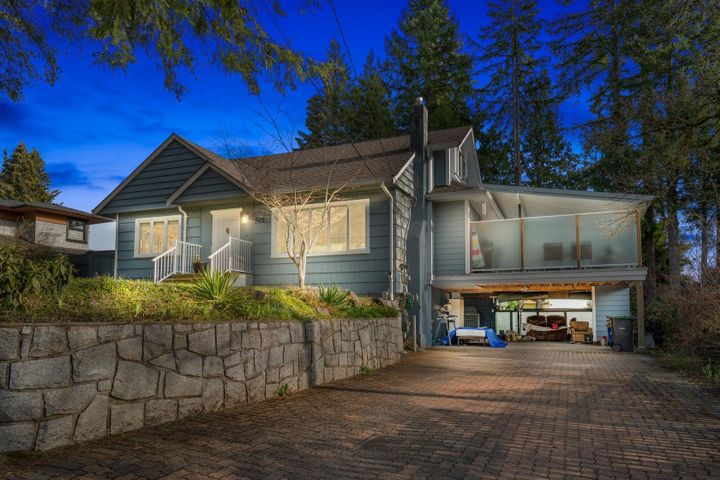 525-e-queens-road-upper-lonsdale-north-vancouver-03 at 525 E Queens Road, Upper Lonsdale, North Vancouver 525-e-queens-road-upper-lonsdale-north-vancouver-03 at 525 E Queens Road, Upper Lonsdale, North Vancouver