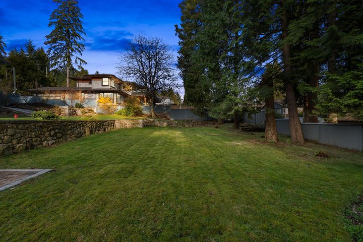 525-e-queens-road-upper-lonsdale-north-vancouver-37 at 525 E Queens Road, Upper Lonsdale, North Vancouver 525-e-queens-road-upper-lonsdale-north-vancouver-37 at 525 E Queens Road, Upper Lonsdale, North Vancouver