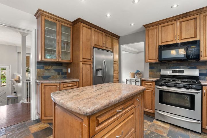 2520-boswell-avenue-blueridge-nv-north-vancouver-13 at 2520 Boswell Avenue, Blueridge NV, North Vancouver 2520-boswell-avenue-blueridge-nv-north-vancouver-13 at 2520 Boswell Avenue, Blueridge NV, North Vancouver