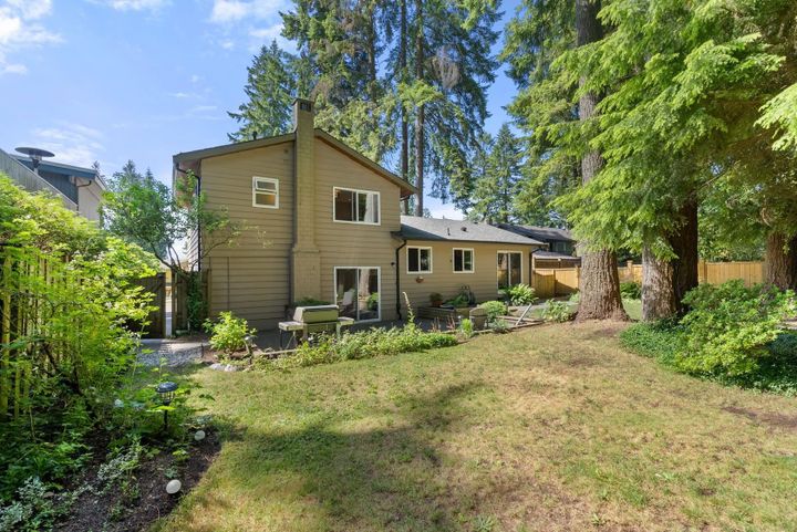 2520-boswell-avenue-blueridge-nv-north-vancouver-37 at 2520 Boswell Avenue, Blueridge NV, North Vancouver 2520-boswell-avenue-blueridge-nv-north-vancouver-37 at 2520 Boswell Avenue, Blueridge NV, North Vancouver
