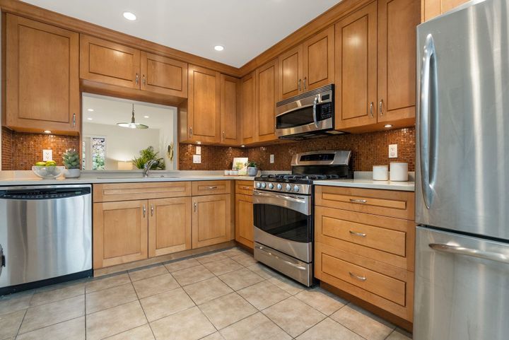 2307-mountain-highway-lynn-valley-north-vancouver-07 at 2307 Mountain Highway, Lynn Valley, North Vancouver