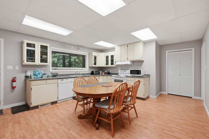 030_a7v09916 at 2261 Hill Drive, Blueridge NV, North Vancouver