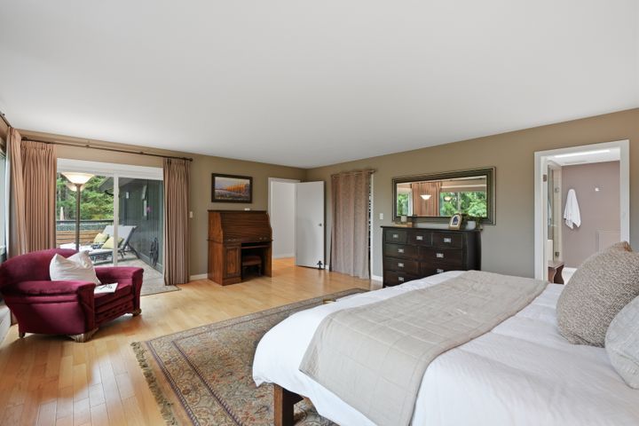 044_a7v09713 at 2261 Hill Drive, Blueridge NV, North Vancouver