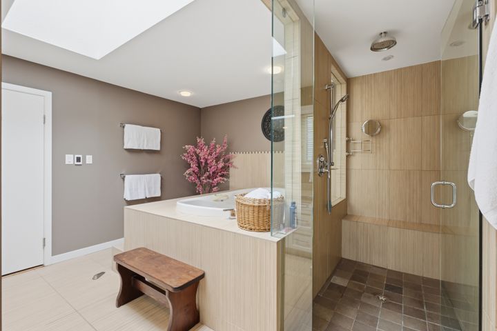 052_a7v09945 at 2261 Hill Drive, Blueridge NV, North Vancouver