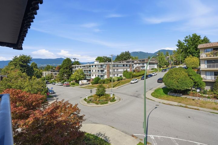 275-w-2nd-street-lower-lonsdale-north-vancouver-08 at 305 - 275 W 2nd Street, Lower Lonsdale, North Vancouver