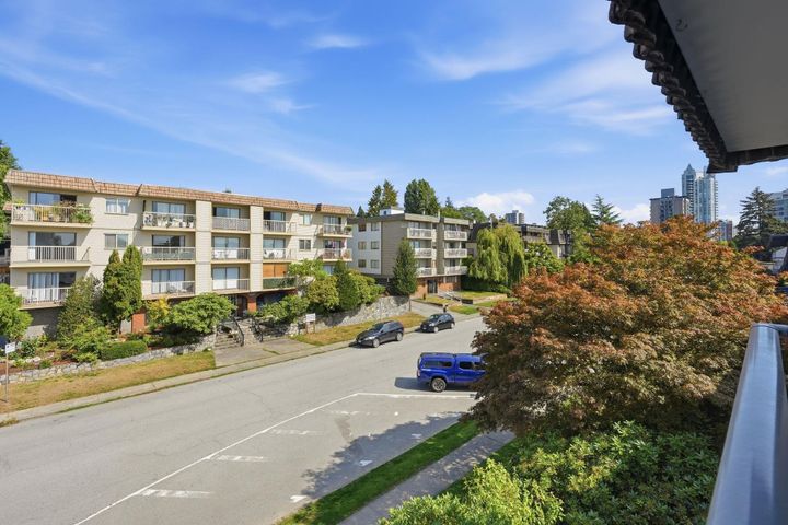 275-w-2nd-street-lower-lonsdale-north-vancouver-09 at 305 - 275 W 2nd Street, Lower Lonsdale, North Vancouver