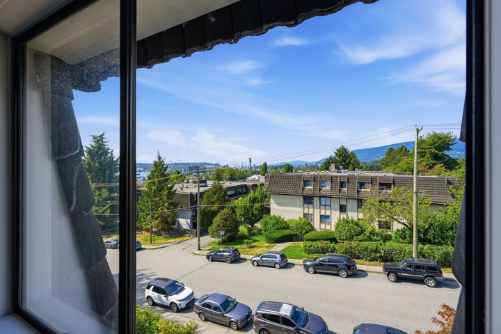 275-w-2nd-street-lower-lonsdale-north-vancouver-12 at 305 - 275 W 2nd Street, Lower Lonsdale, North Vancouver
