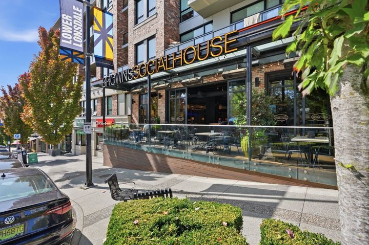 275-w-2nd-street-lower-lonsdale-north-vancouver-32 at 305 - 275 W 2nd Street, Lower Lonsdale, North Vancouver