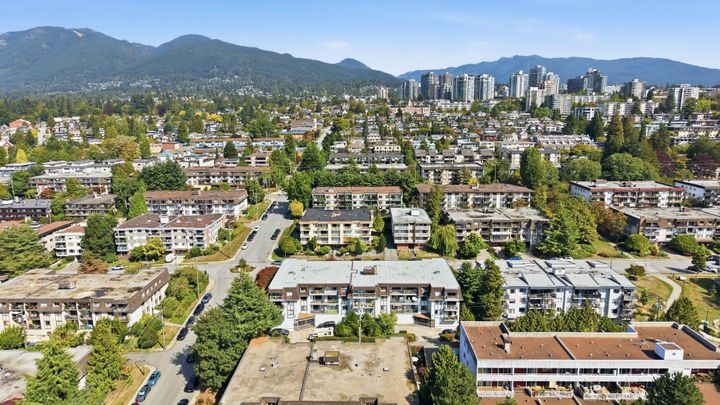 275-w-2nd-street-lower-lonsdale-north-vancouver-37 at 305 - 275 W 2nd Street, Lower Lonsdale, North Vancouver
