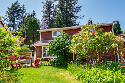 mini2 at 1127  Place, Blueridge NV, North Vancouver mini2 at 1127  Place, Blueridge NV, North Vancouver