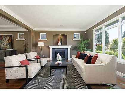 V1069330_301_19 at 920 Beaumont, Edgemont, North Vancouver