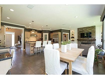 V1069330_801_17 at 920 Beaumont, Edgemont, North Vancouver