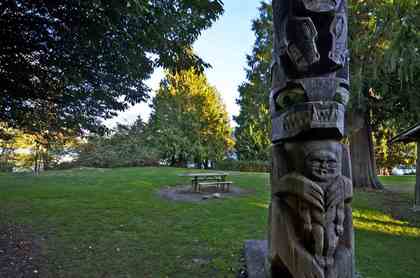 image-262049233-14.jpg at 404 - 3608  Drive, Roche Point, North Vancouver image-262049233-14.jpg at 404 - 3608  Drive, Roche Point, North Vancouver