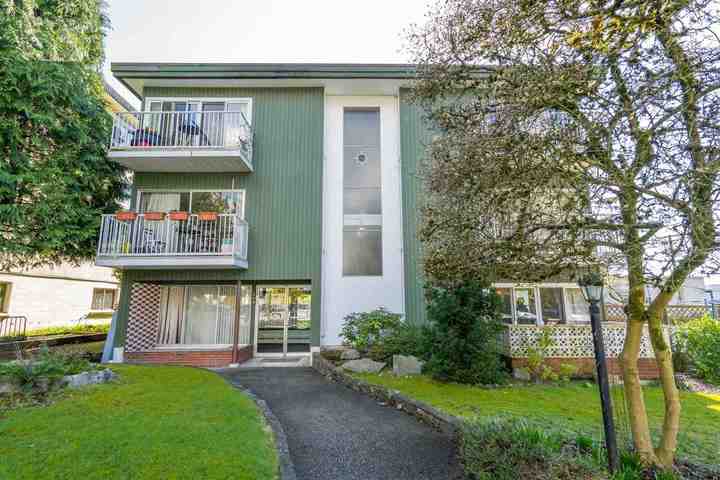 135-e-20th-street-central-lonsdale-north-vancouver-04 at 101 - 135 E 20th Street, Central Lonsdale, North Vancouver 135-e-20th-street-central-lonsdale-north-vancouver-04 at 101 - 135 E 20th Street, Central Lonsdale, North Vancouver