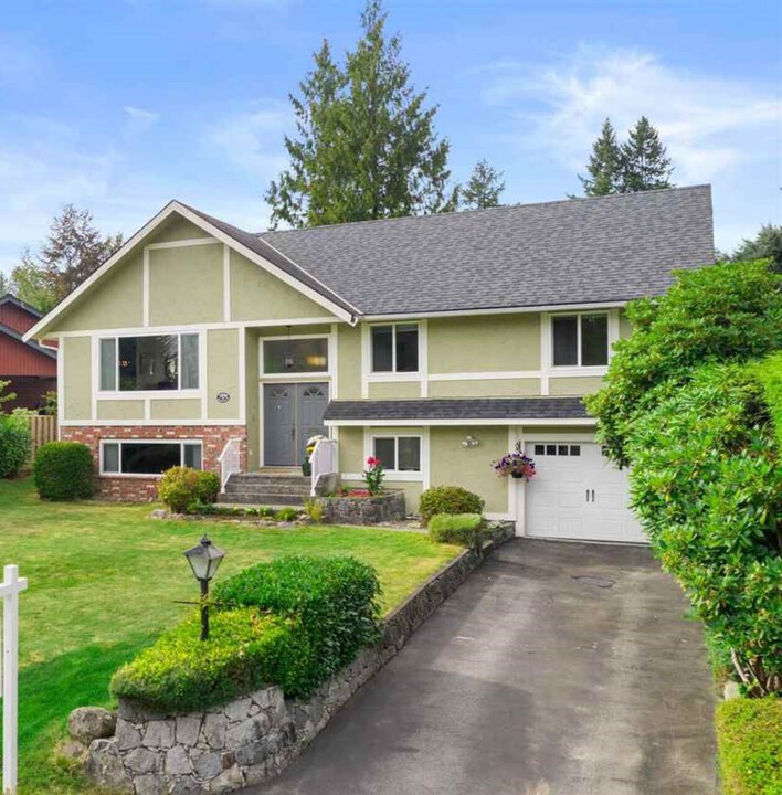 2808-trillium-place-blueridge-nv-north-vancouver-01 at 2808 Trillium Place, Blueridge NV, North Vancouver 2808-trillium-place-blueridge-nv-north-vancouver-01 at 2808 Trillium Place, Blueridge NV, North Vancouver