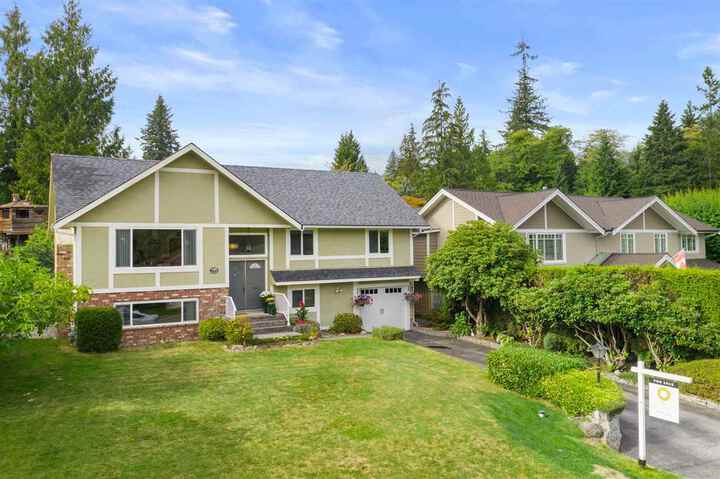 2808-trillium-place-blueridge-nv-north-vancouver-03 at 2808 Trillium Place, Blueridge NV, North Vancouver 2808-trillium-place-blueridge-nv-north-vancouver-03 at 2808 Trillium Place, Blueridge NV, North Vancouver
