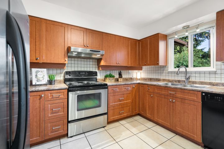 2673-byron-rd-north-vancouver-21 at 2673 Byron Road, Blueridge NV, North Vancouver 2673-byron-rd-north-vancouver-21 at 2673 Byron Road, Blueridge NV, North Vancouver