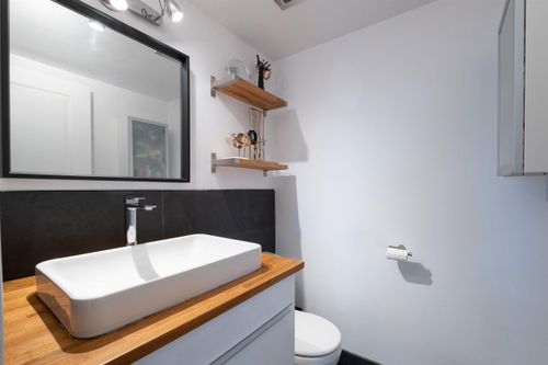 210-w-2nd-street-lower-lonsdale-north-vancouver-11 at 218 - 210 W 2nd Street, Lower Lonsdale, North Vancouver