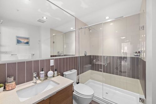 175-w-2nd-street-lower-lonsdale-north-vancouver-21 at 404 - 175 W 2nd Street, Lower Lonsdale, North Vancouver