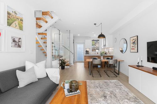 720-e-3rd-street-queensbury-north-vancouver-02 at 32 - 720 E 3rd Street, Queensbury, North Vancouver