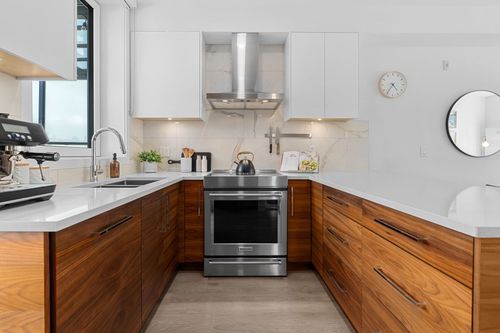 720-e-3rd-street-queensbury-north-vancouver-04 at 32 - 720 E 3rd Street, Queensbury, North Vancouver