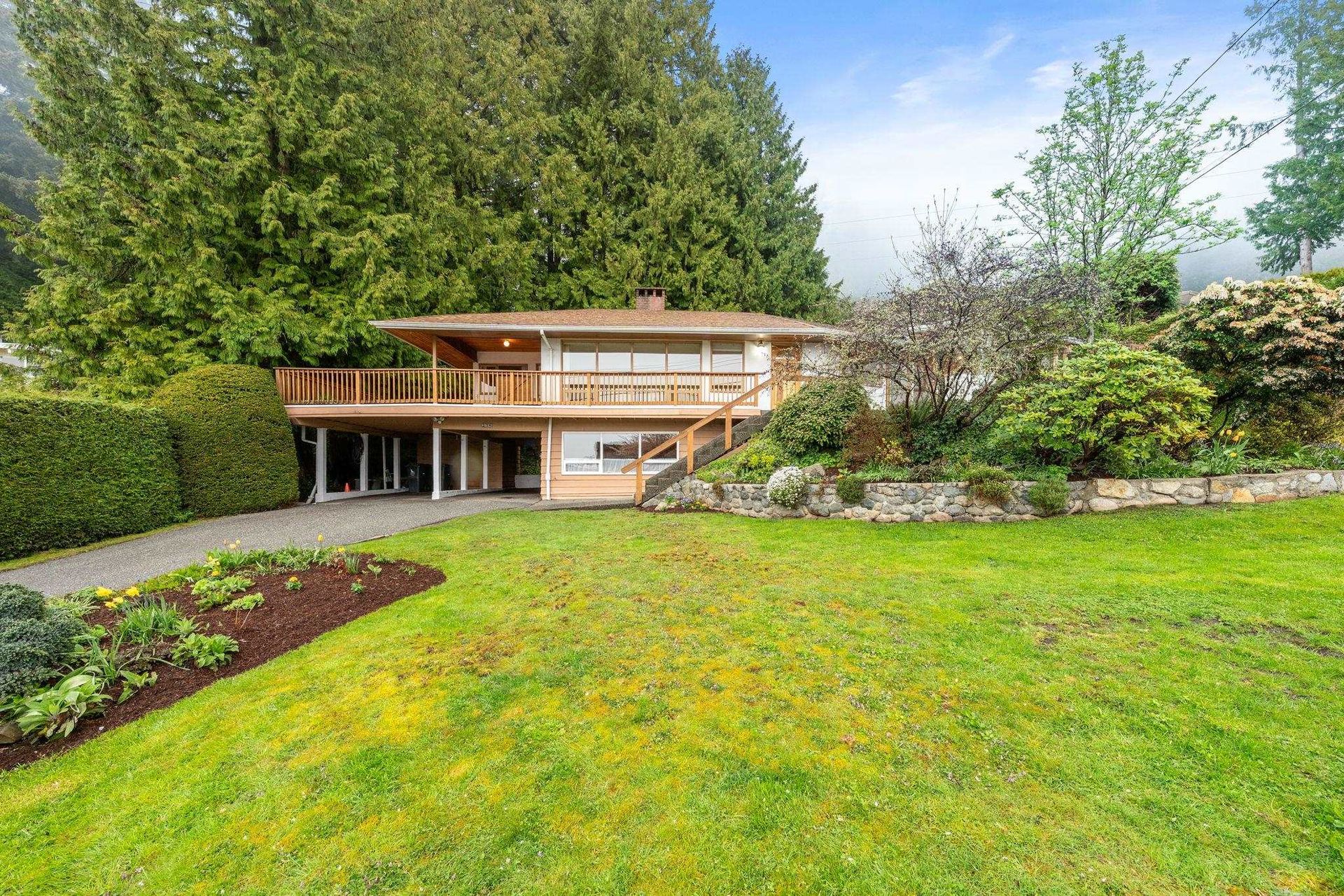 234 Rondoval Crescent, Upper Delbrook, North Vancouver 